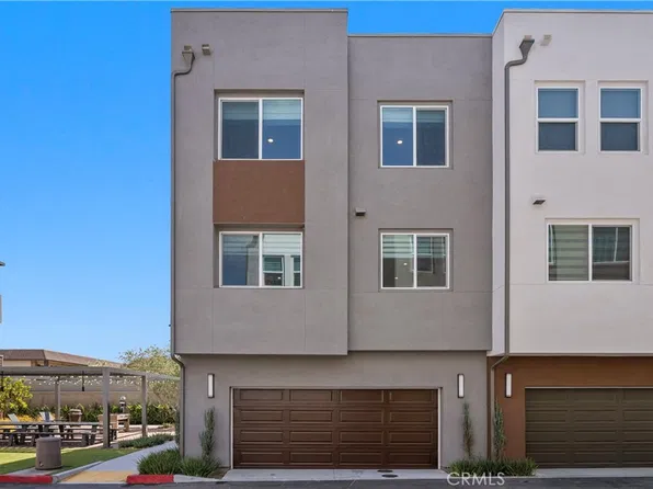 651 S Lyon St, Santa Ana, CA 92701