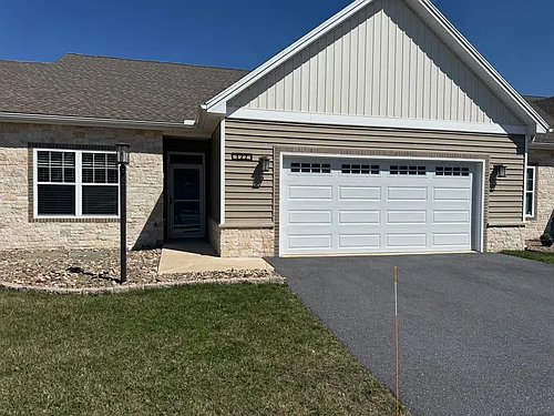 122 Cardinal Dr Photo 1