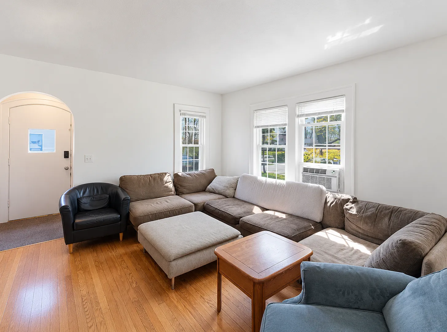 8404 48th Avenue - 1 — Photo 3