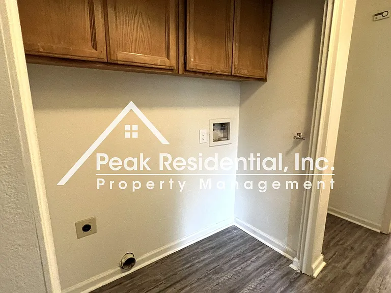 7927 Parmis Ct — Photo 13