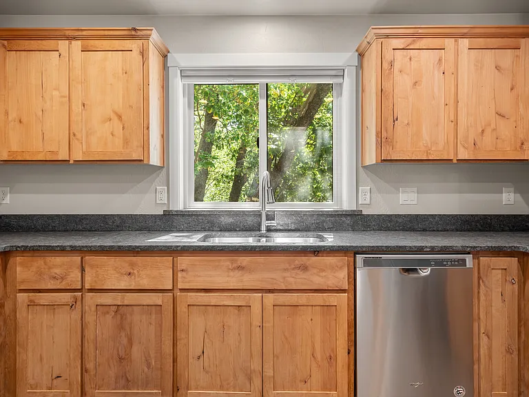 459 Hudson Ln — Photo 15