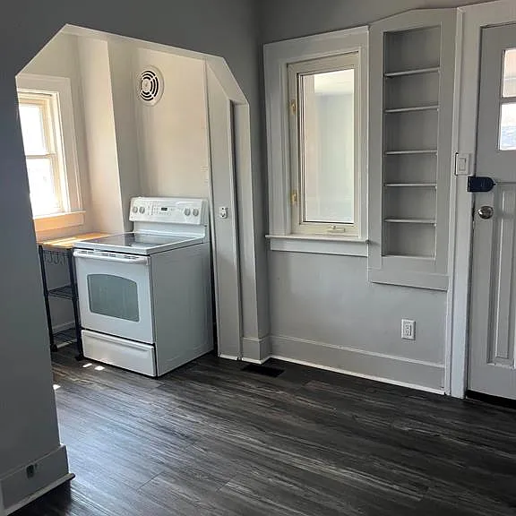 1285 Parent Ave — Photo 6