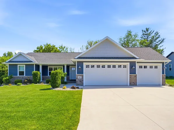 107 Brookwood Dr, Hortonville, WI 54944