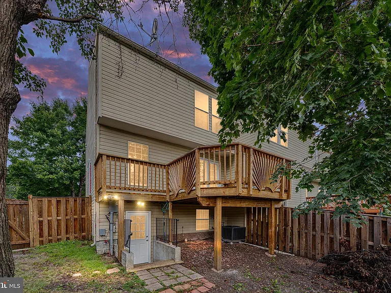 6219 Bella Dr — Photo 42
