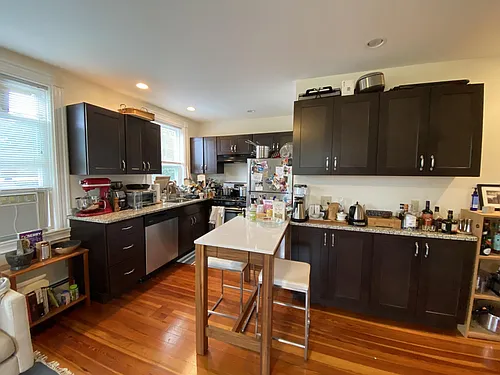 28 Chatham St #1 Photo 1