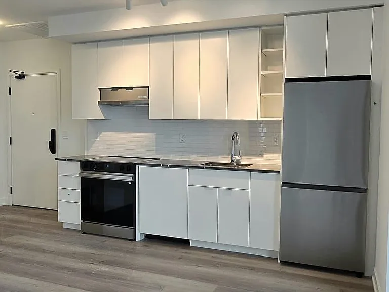 2075 Lakeshore Rd #2209 — Photo 7