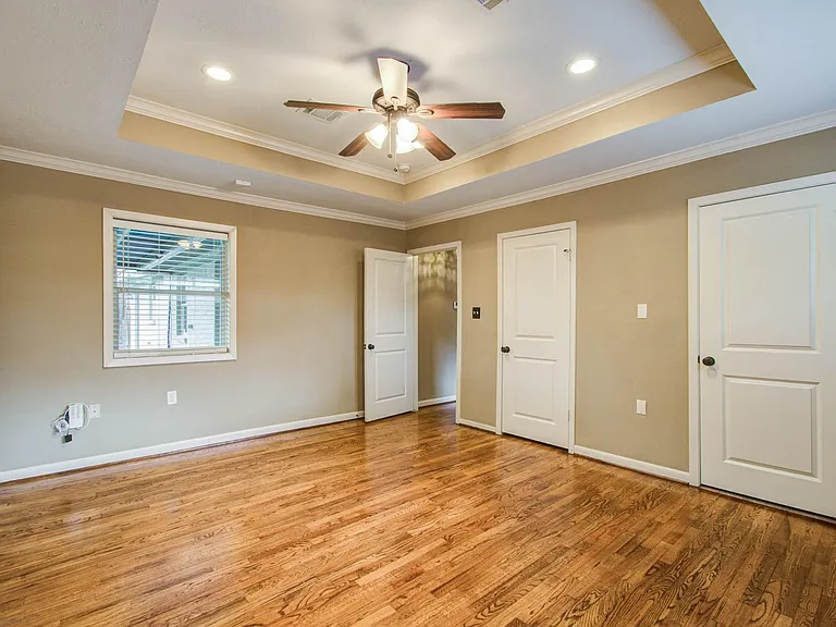11422 Endicott Ln — Photo 15