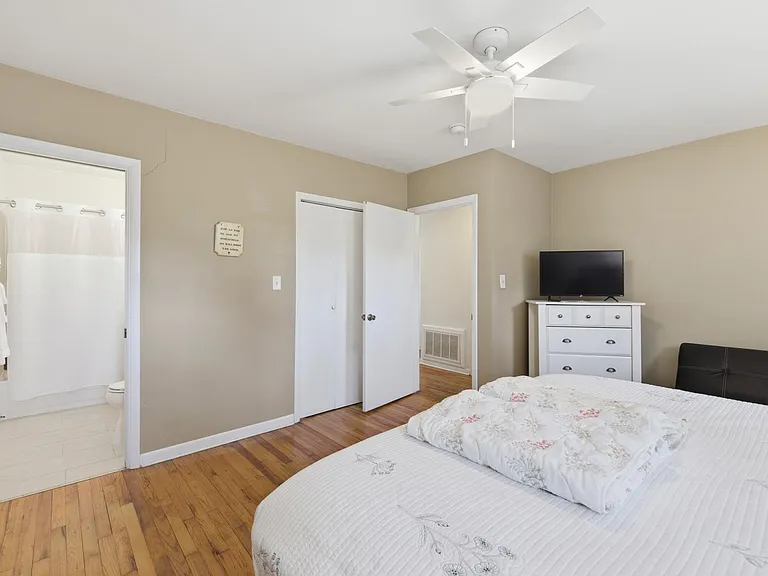 Brookwood Dr — Photo 15