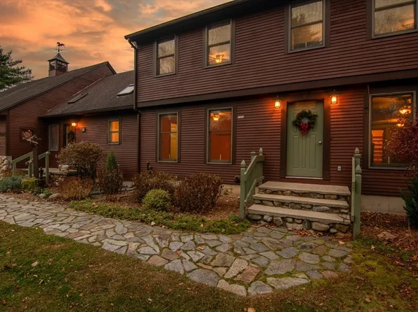 48 Pleasant St, Southampton, MA 01073
