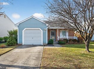 17 White Stone Ct, Mount Laurel, NJ 08054