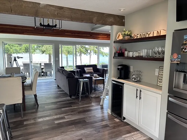 8409 Penny Ln — Photo 3