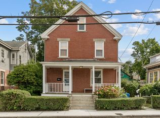 31 Bliss Rd, Newport, RI 02840