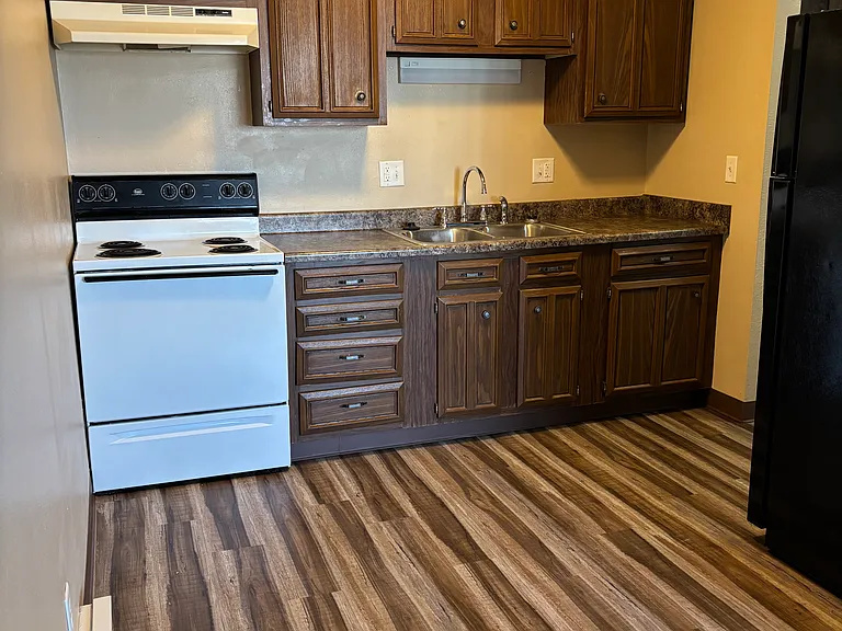 100 Oak St #21 — Photo 5