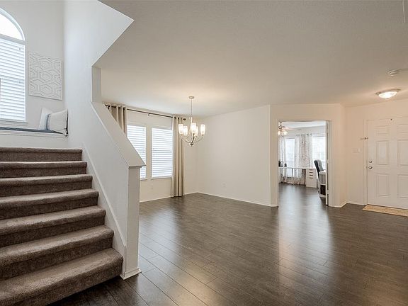 4th image of 5024 Blackwood Dr
