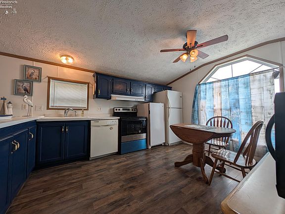 4th image of 2614 Tiffin Ave #103