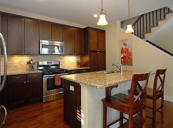 3rd image of 2158 Ulster St