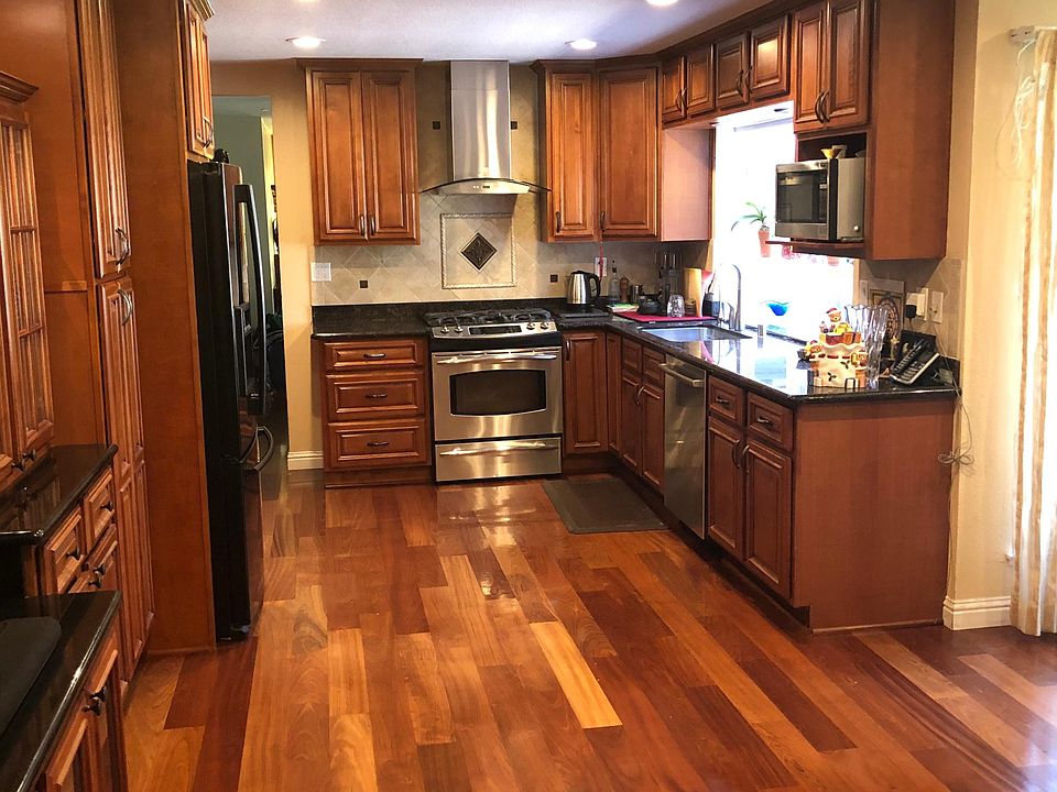 1st image of 4039 Valerie Dr