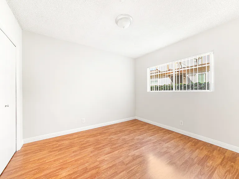 320 Cornell Dr #C — Photo 12