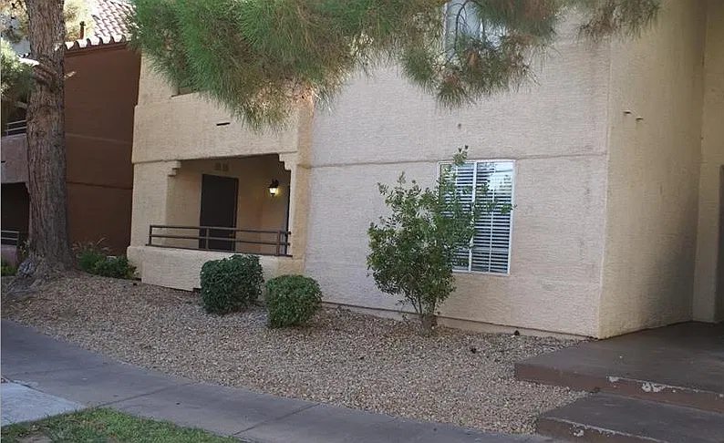 2 bed, 1053 sqft, $1,480 — Photo 2