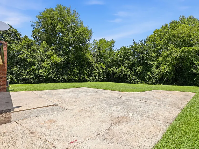 4609 Randolph Rd — Photo 28