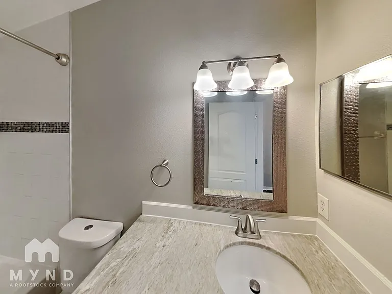 8131 Canterbury Lake Blvd — Photo 23