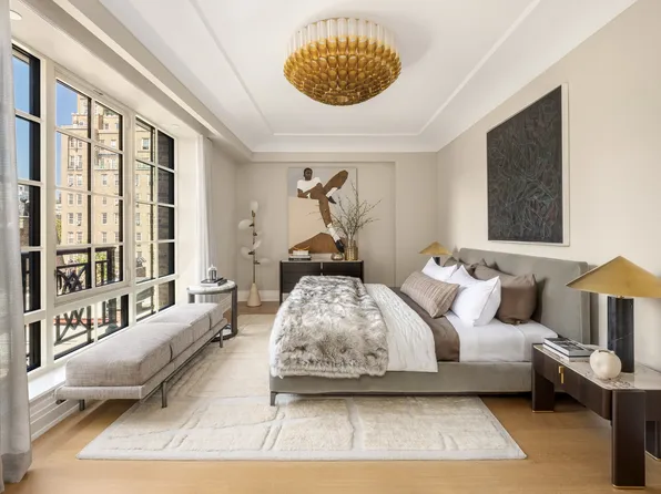 16 Fifth Avenue image 13 of 18