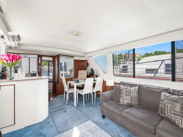 305 Commandants Way #A23, Chelsea, MA 02150