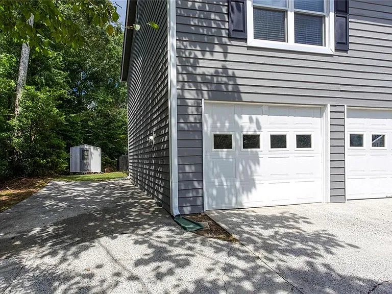 1093 Caprice Dr — Photo 5