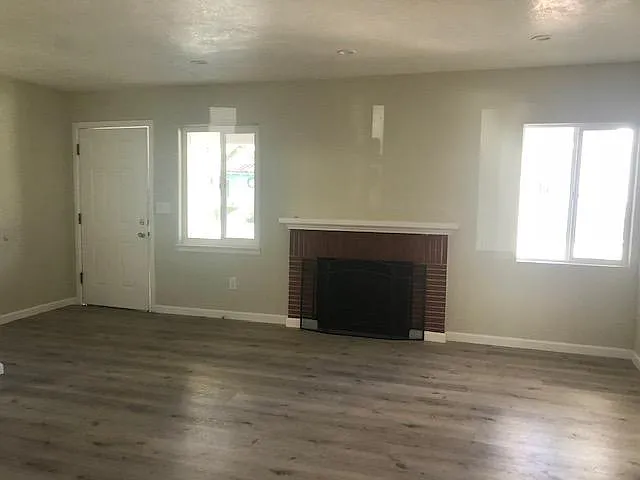 3 bed, 1150 sqft, $3,950 — Photo 2