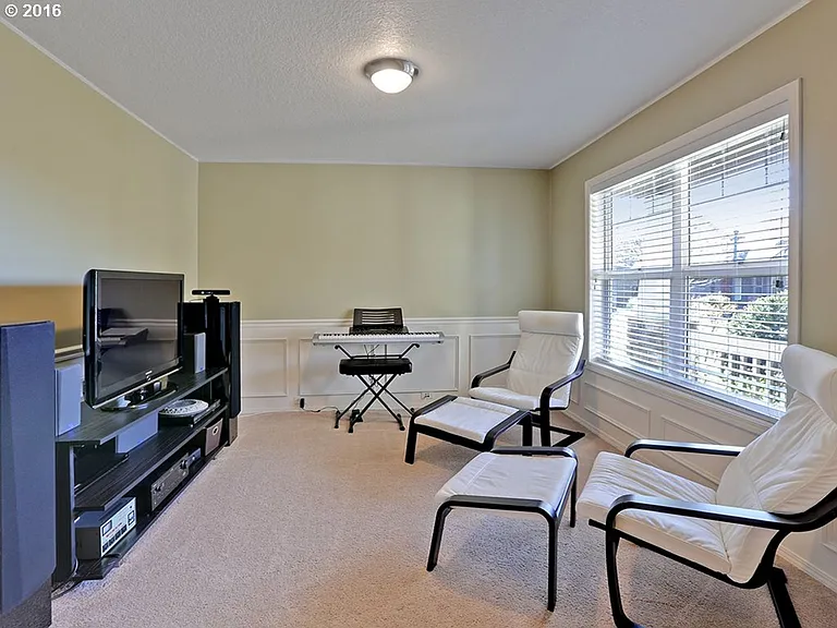 13327 NW Yvonne Ln — Photo 14