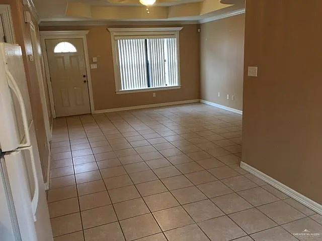1300 E Quail St — Photo 5