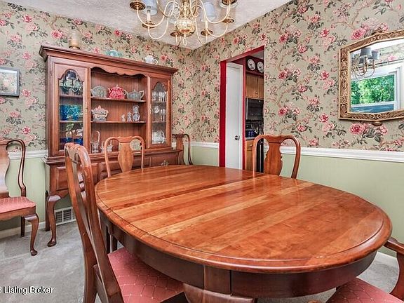 5th image of 2607 Garden Lake Ln
