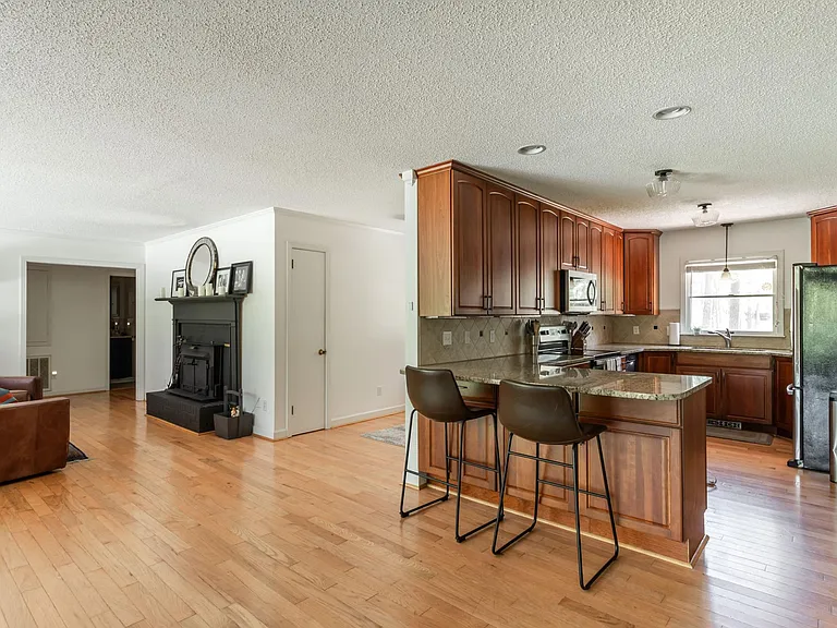 18 Windsong Pl — Photo 12