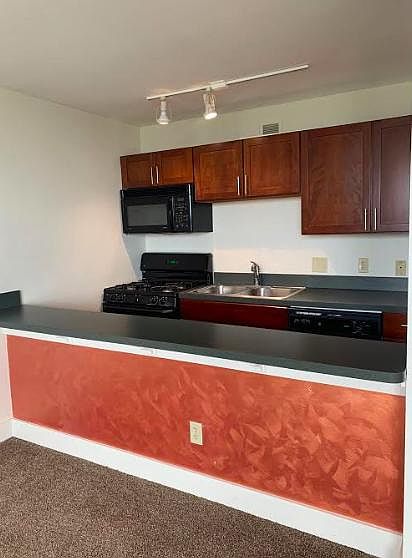1st image of 600 E 8th St APT 10M