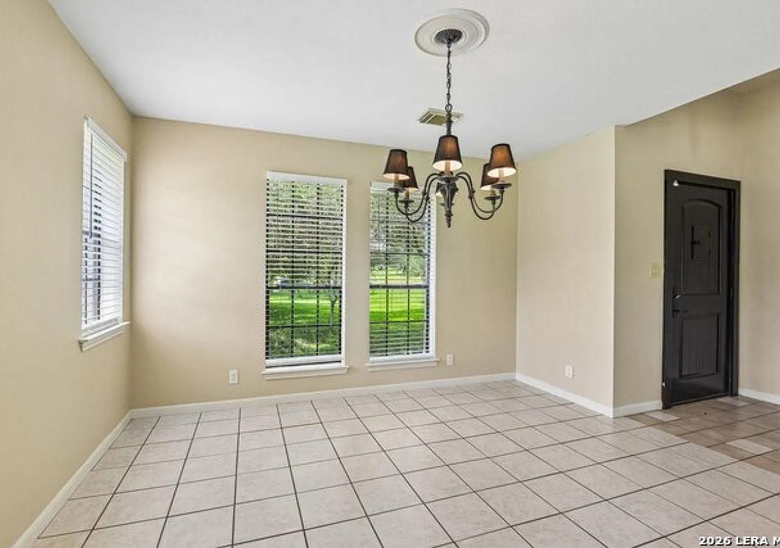 4bed/3bath House For Lease! Available Now! In Ground Pool! — Photo 3