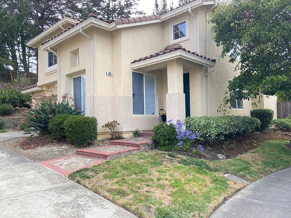1st image of 699 Freesia Dr