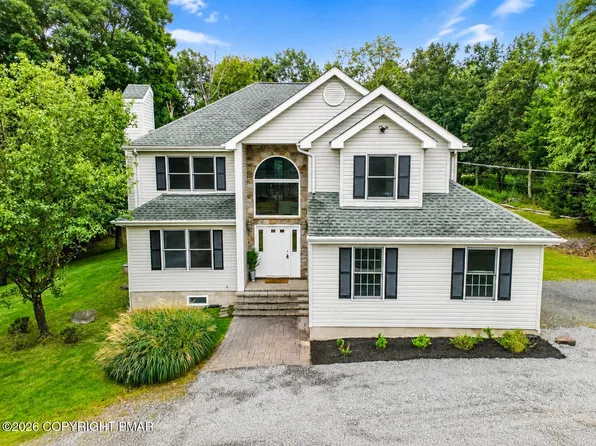 902 Thornberry Ct, East Stroudsburg, PA 18302