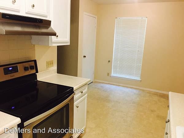 2nd image of 305 W Woodlawn Ave APT 205