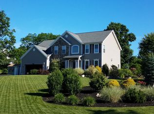 2 Isabella Ct, East Greenbush, NY 12061