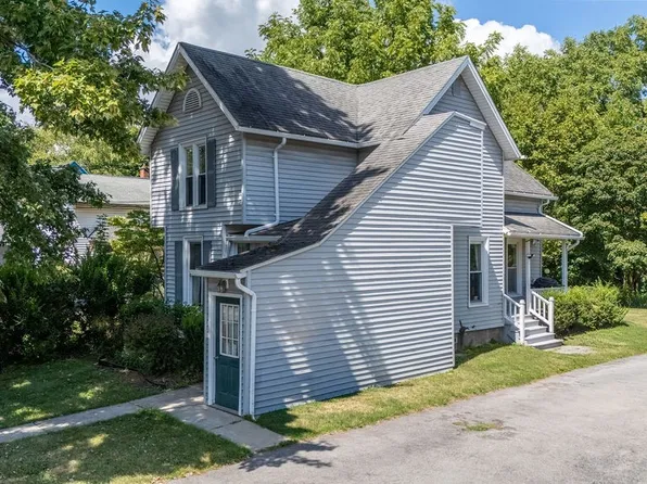 23 Hill St, Lockport, NY 14094