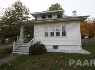 310 S White St, Mackinaw, IL 61755