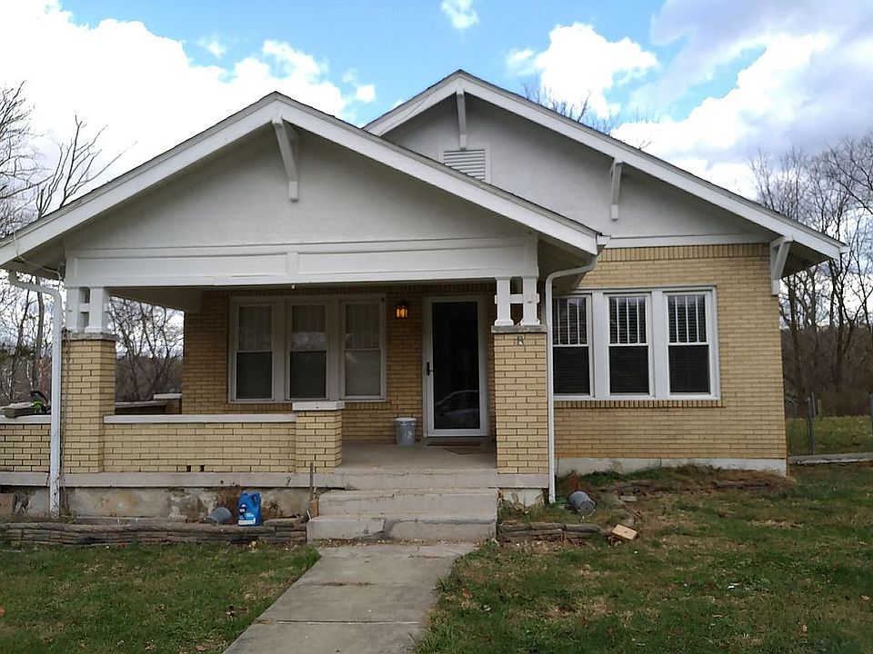 2nd image of 303 Indiana Ave