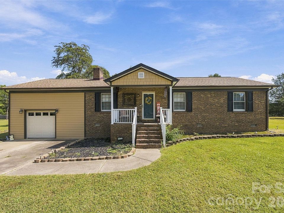 1st image of 305 Timberland Dr