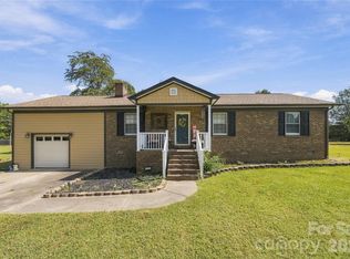 305 Timberland Dr, Grover, NC 28073