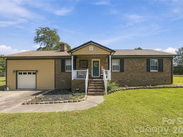 305 Timberland Dr, Grover, NC 28073