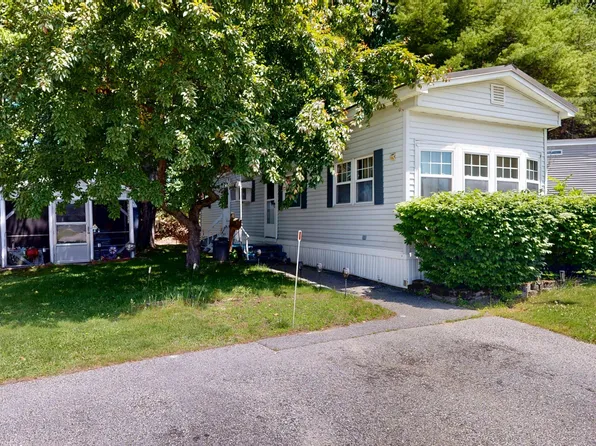 8 Ledgemere Lane, Lewiston, ME 04240
