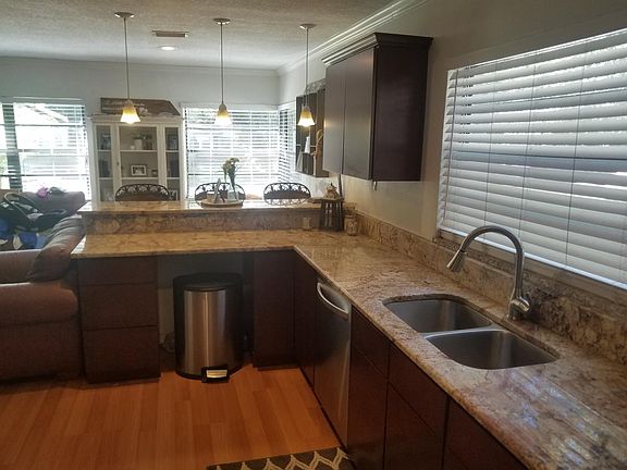 4th image of 7307 N Dartmouth Ave