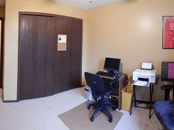 3rd image of 794 Stoney Brook Oval