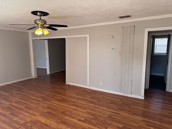 2nd image of 812 48th St