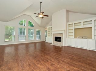 27 Hobbit Glen Dr, Conroe, TX 77384